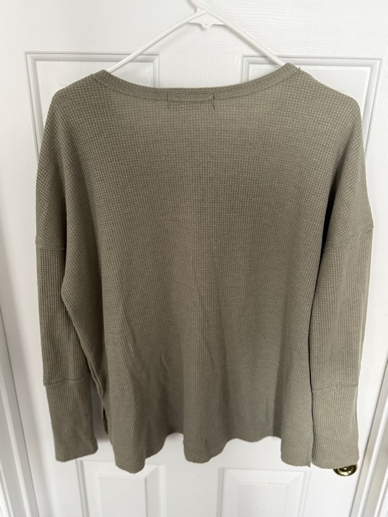 fab’rik Women’s Sage Olive Green Olive Waffle-Knit Henley Shirt Size Medium - Picture 5 of 5